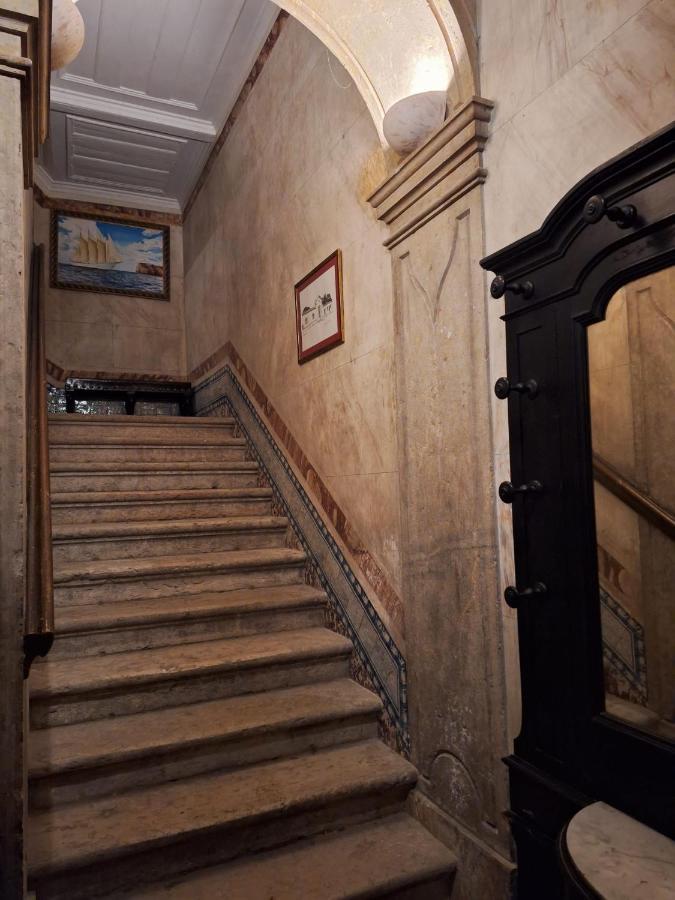 Chiado Apartments Lisbon Luaran gambar
